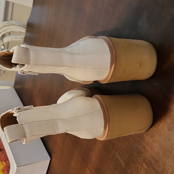 Fashion Boot - Picture 4 of 4